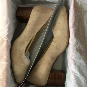 Aerosoles Suede Pumps, never worn!